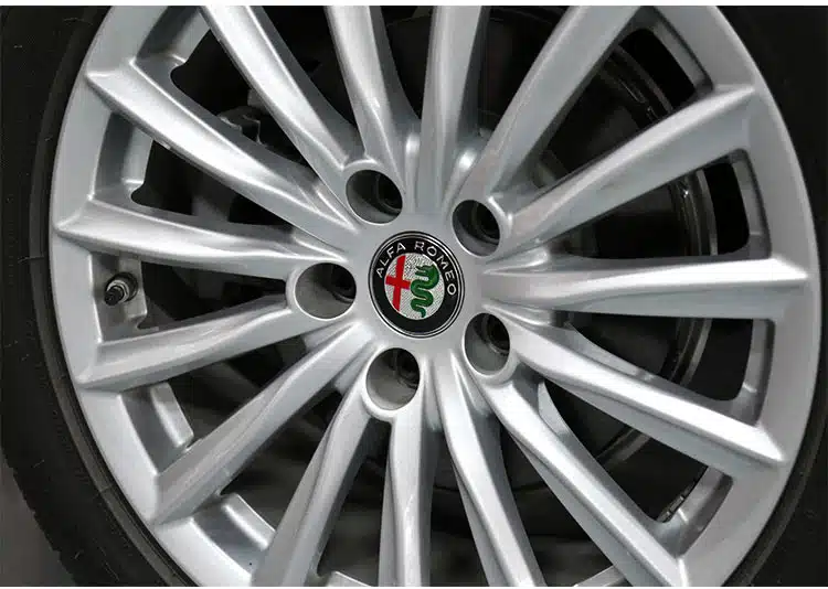 Alfa Romeo Floating Center Cap Alfa Romeo Floating Center Cap